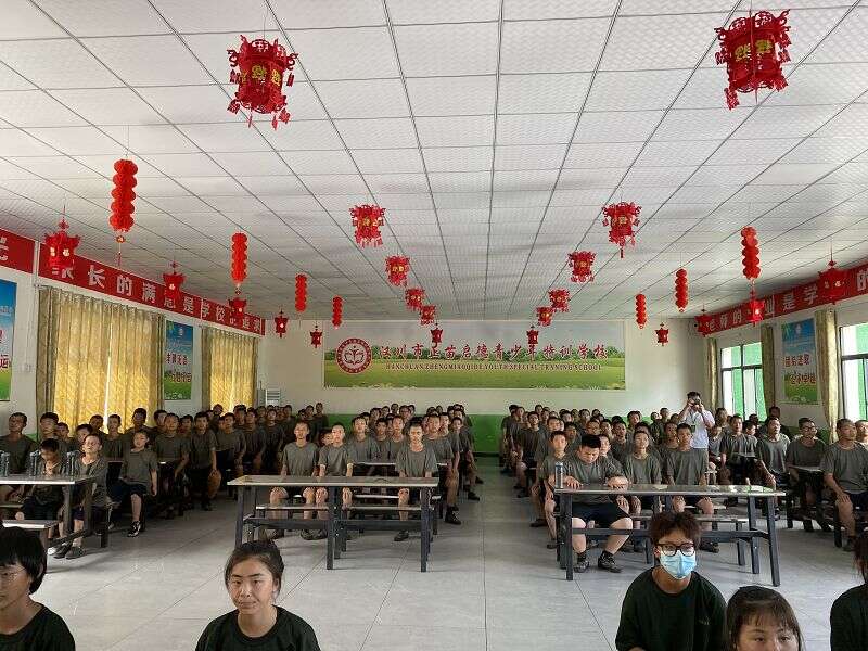 湖北襄樊是否有难题青少年特训学校(图2)